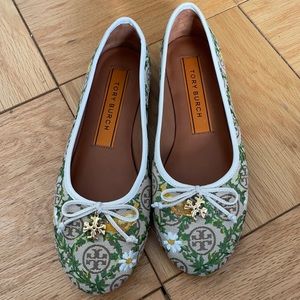Tory Burch Tory Charm T Monogram Ballet Sz7